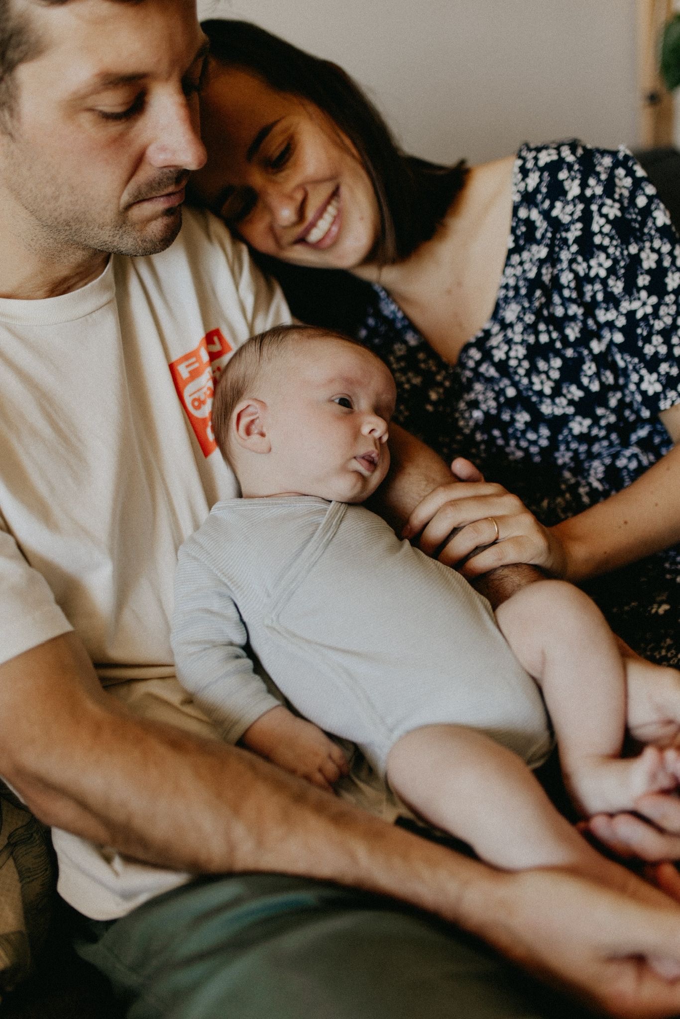 Photo d'une famille dans son quotidien à la maison