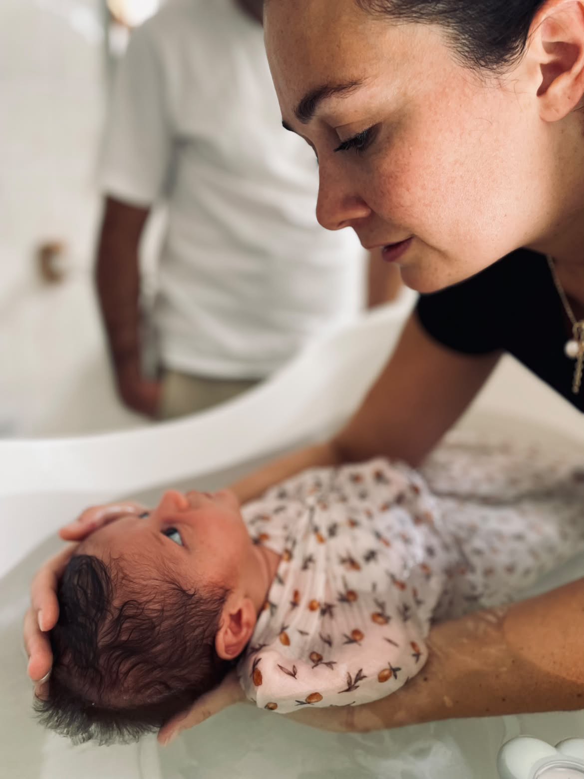 Bébé détendu lors de son Thalasso Bain Bébé